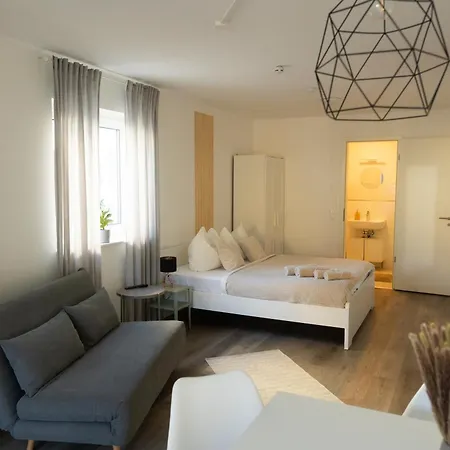 Hugos Appartement *
